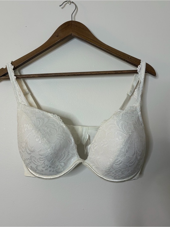 Other - Cacique Lace Balconette Underwire Bra in Ivory 40D